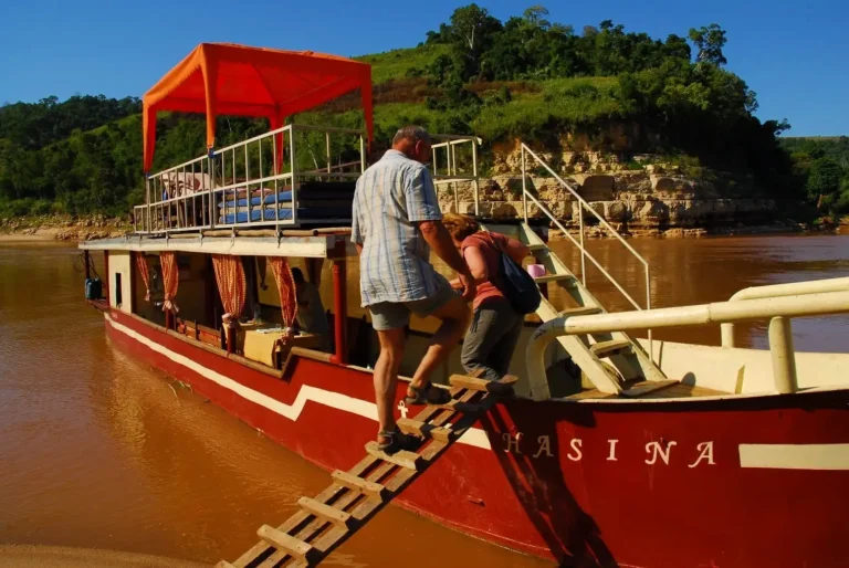 West of Madagascar, aventure tours, tsiribihina river